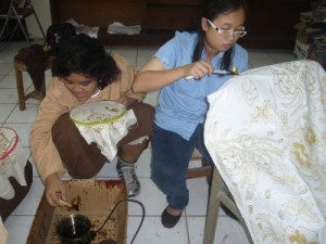 kegiatan_membatik_5_20141008_1675913312